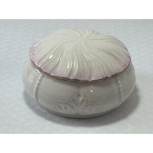 Belleek China Trinket Jewelry Trinket Dish - Ireland - Millennium‎ 2000 - 5”